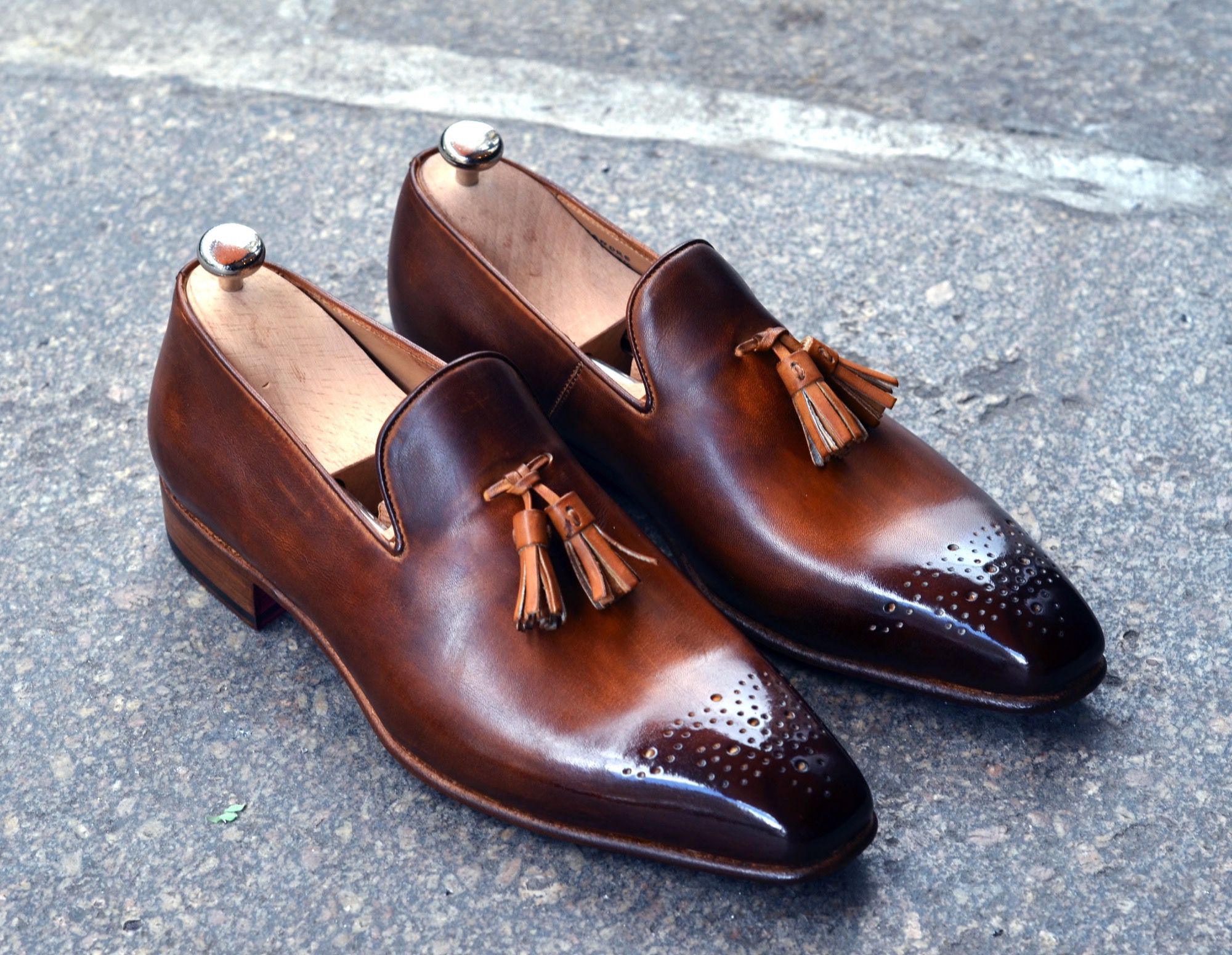 Brown shoes. Патинаж обуви. Real Leather обувь индийская. Brown men Shoes. Лейпциг Germany Shoes Handmade.